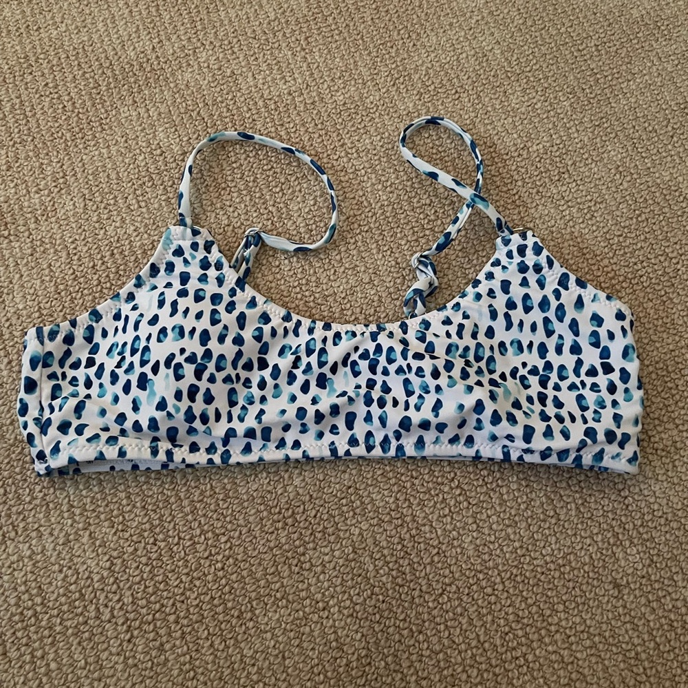 2 shein swimsuit tops both size medium
